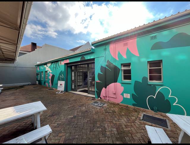 69M² BUSINESS TO LET IN WOODSTOCK